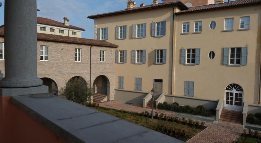 Matilde Di Canossa Golf Spa & Hotel Resort レッジョ・エミリア エクステリア 写真